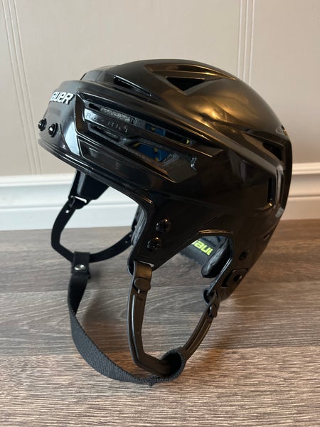 Pro Stock BAUER RE-AKT 150 hockey helmet size small