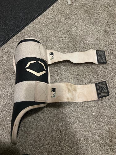 Black Used Junior EvoShield Shin Guards Leg guard
