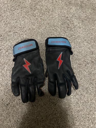 Used YOUTH Large Bruce Bolt Batting Gloves