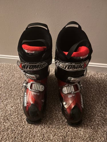 Used Men's Atomic All Mountain Livefit 90 Ski Boots Soft Flex