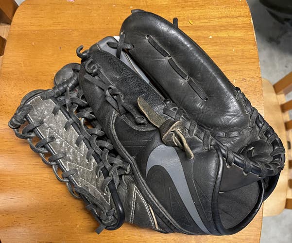 Nike MVP Glove, Softball - Baseball, Black