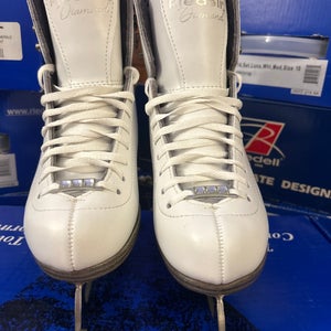 New Riedell White Jr 33 Diamond Skates Size 2.5 Medium Width