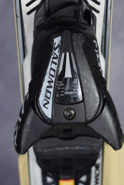 SALOMON ENDURO 84 SKIS SIZE 177 CM WITH SALOMON BINDINGS