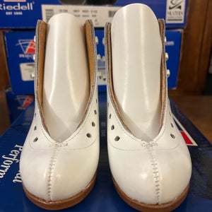 New old stock Riedell White Girls Bronze Star Boot Only Size 9 Wide