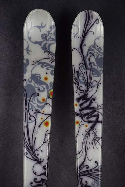 Salomon Mynx(ミンクス)158㎝おまけシール付