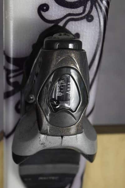 SALOMON MYNX SKIS SIZE 166 CM WITH ROSSIGNOL BINDINGS