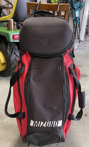 Mizuno Samurai, Wheeled Catcher Bag, Straps, Room for Bats & Batting Helmet, Black/Red