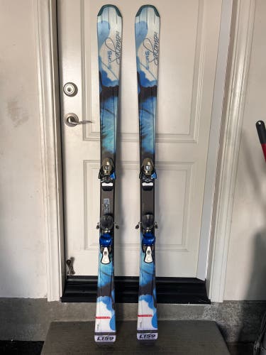 Women’s Salomon skis 159