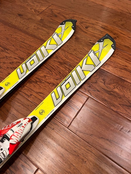 Used Men's 2023 Volkl 165 cm Racing Racetiger SL Skis With