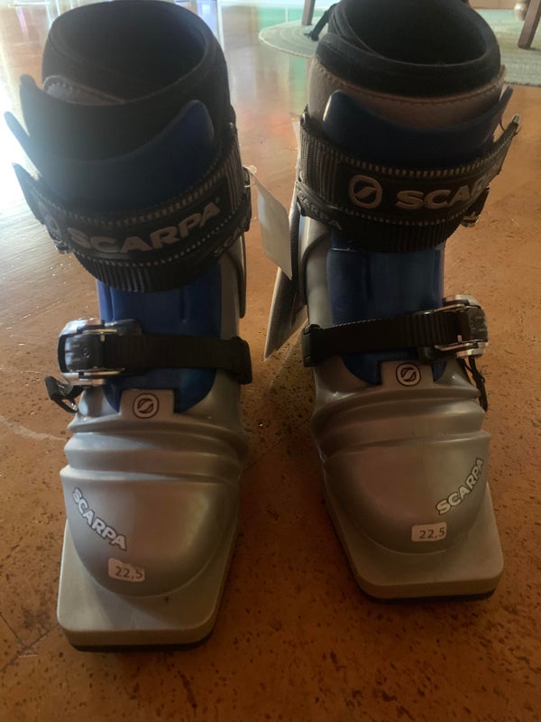 New Scarpa Telemark Ski Boots Medium Flex