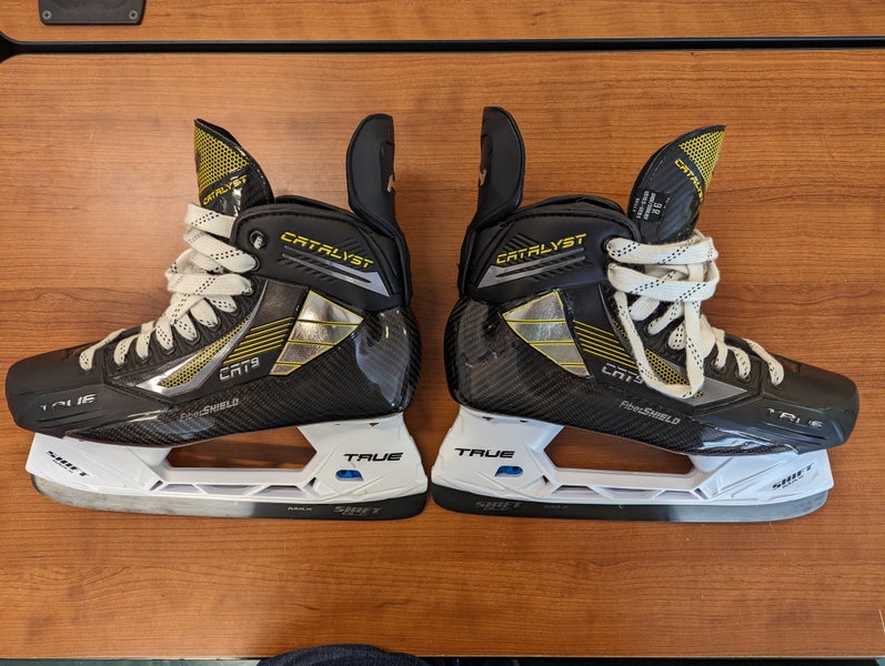 Senior Used True Catalyst 9 Hockey Skates Regular Width Size 9