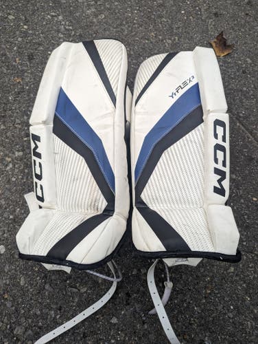 Used 22" CCM Y Flex3 Goalie Leg Pads