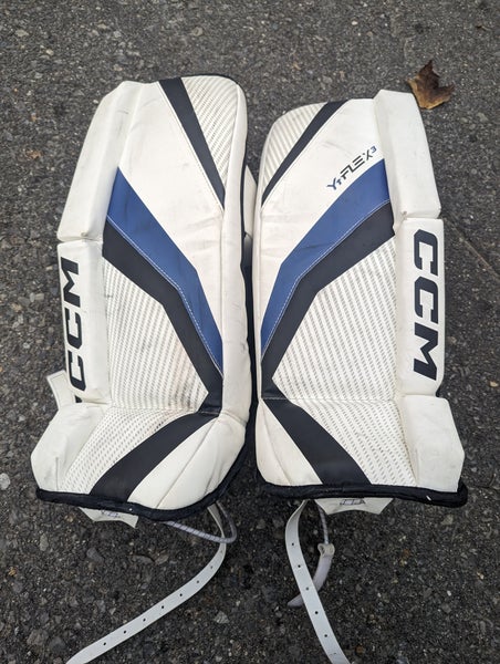 Used 22" CCM Y Flex3 Goalie Leg Pads