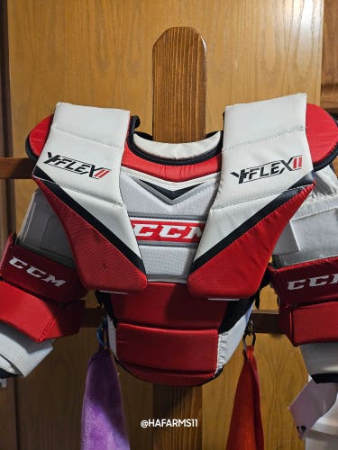 Used Large/Extra Large CCM Extreme Flex Shield 2 Goalie Chest Protector