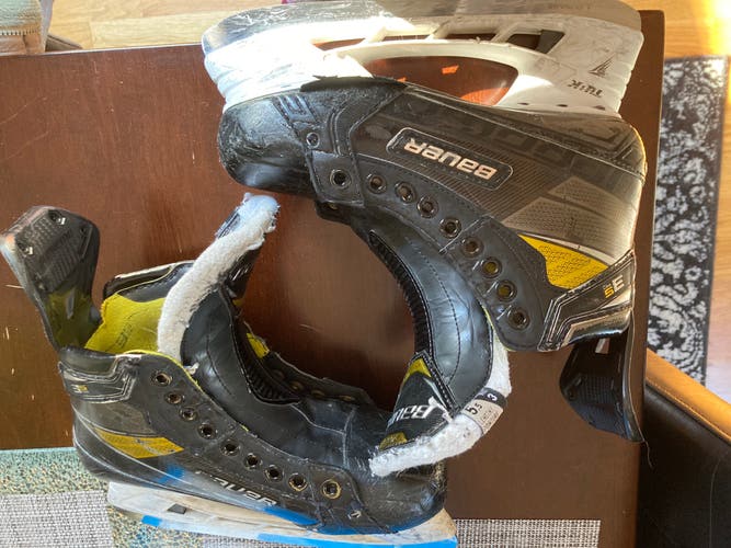 Intermediate Bauer Regular Width Size 5.5 Supreme 3S Hockey Skates