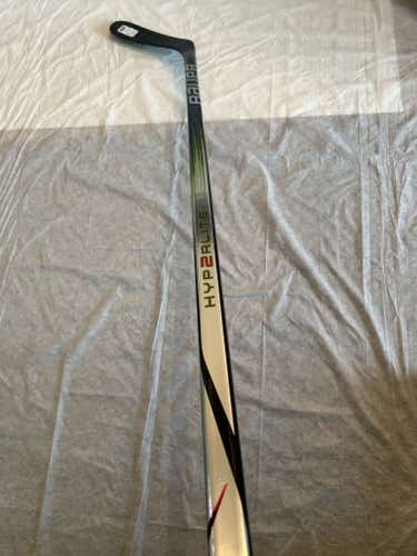 Bauer VAPOR HYPERLITE 2 Hockey Stick | 77 Flex P92 Curve | Senior Left Hand
