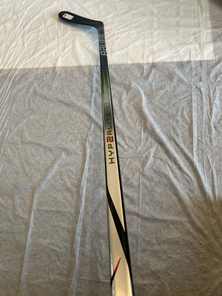 Bauer VAPOR HYPERLITE 2 Hockey Stick | 77 Flex P92 Curve | Senior Left Hand