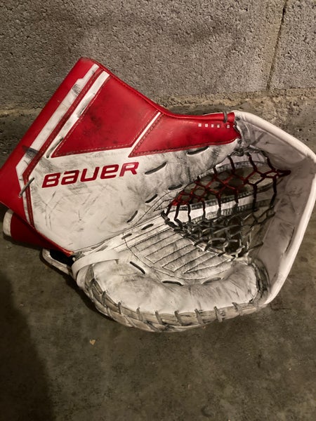 Regular Senior Bauer Supreme M5Pro goalie glove
