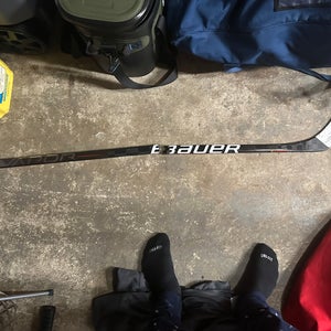 Senior Left Hand P28 Vapor Hyperlite Hockey Stick