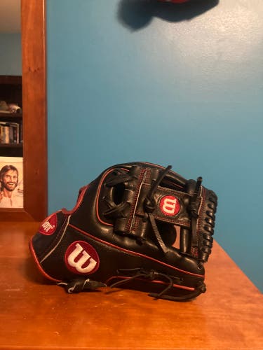 11.5" Wilson A2000 Baseball Glove