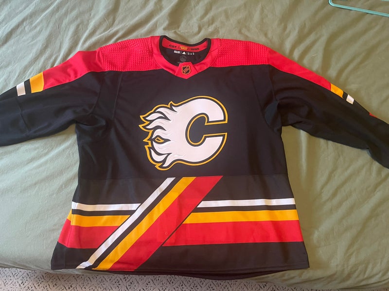 Adidas Calgary flames reverse retro made in Canada jersey Size 60g