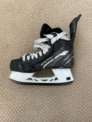 Used CCM Regular Width Size 7 Tacks Vector Plus Hockey Skates