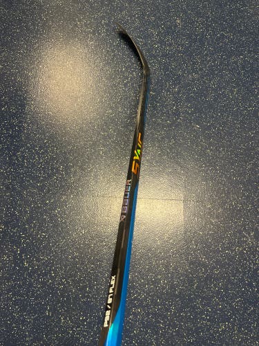 Senior Right Handed P92 Nexus Sync Hockey Stick