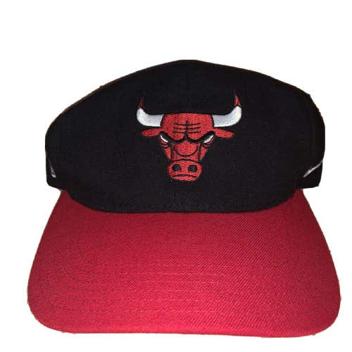 Vintage 90s Nike Chicago Bulls Strapback Hat Cap Embroidered Michael Jordan RARE