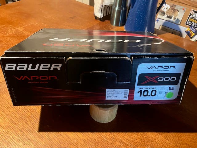 Senior Used Bauer Vapor X900 Hockey Skates Extra Wide Width Size 10