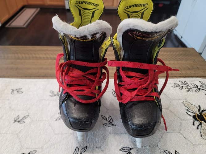 Intermediate Used Bauer Supreme M4 Hockey Skates Size 4