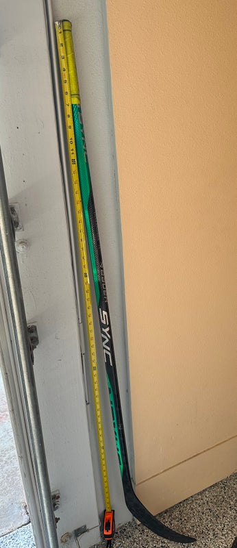 Senior Right Handed Nexus Sync Hockey Stick