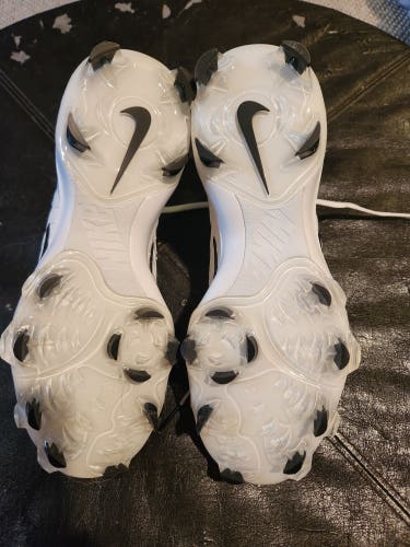 White New Adult Men's Size 9.0 (Women's 10) Molded Cleats Low Top Nike