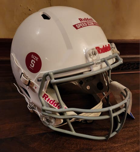 BRAND NEW Youth Small Riddell Speed Icon Helmet