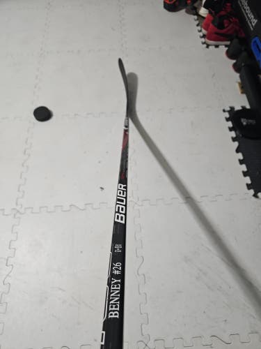 Senior New Right Handed Bauer Supreme 1S Hockey Stick P92 Pro Stock