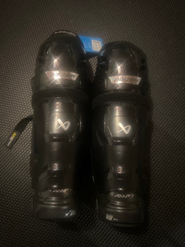 New Bauer 15"  M5pro Shin Pads