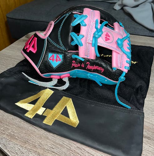 Infield 11.5" Signiture Series Baseball Glove