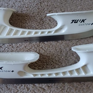 New Bauer TUUK Custom + 296 mm with runner