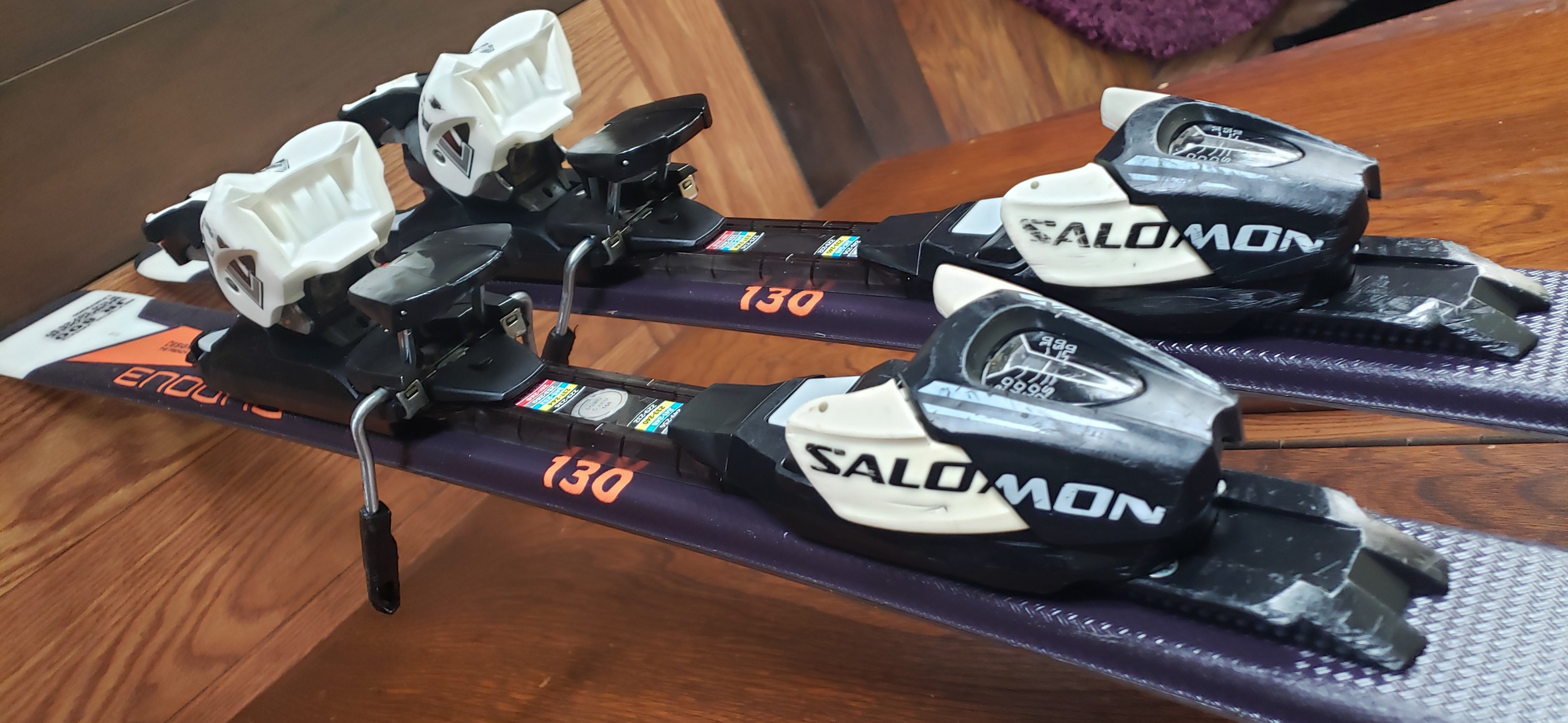 JR. SKIS SALOMON ENOURO 130cm with SALOMON L7 BINDINGS *USED