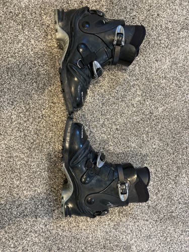 Used Scarpa T4 Medium Flex Telemark Ski Boots