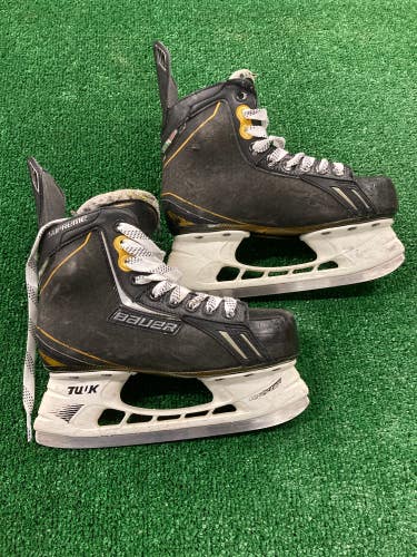 Junior Used Bauer Supreme One.6 Hockey Skates D&R (Regular) 3.0