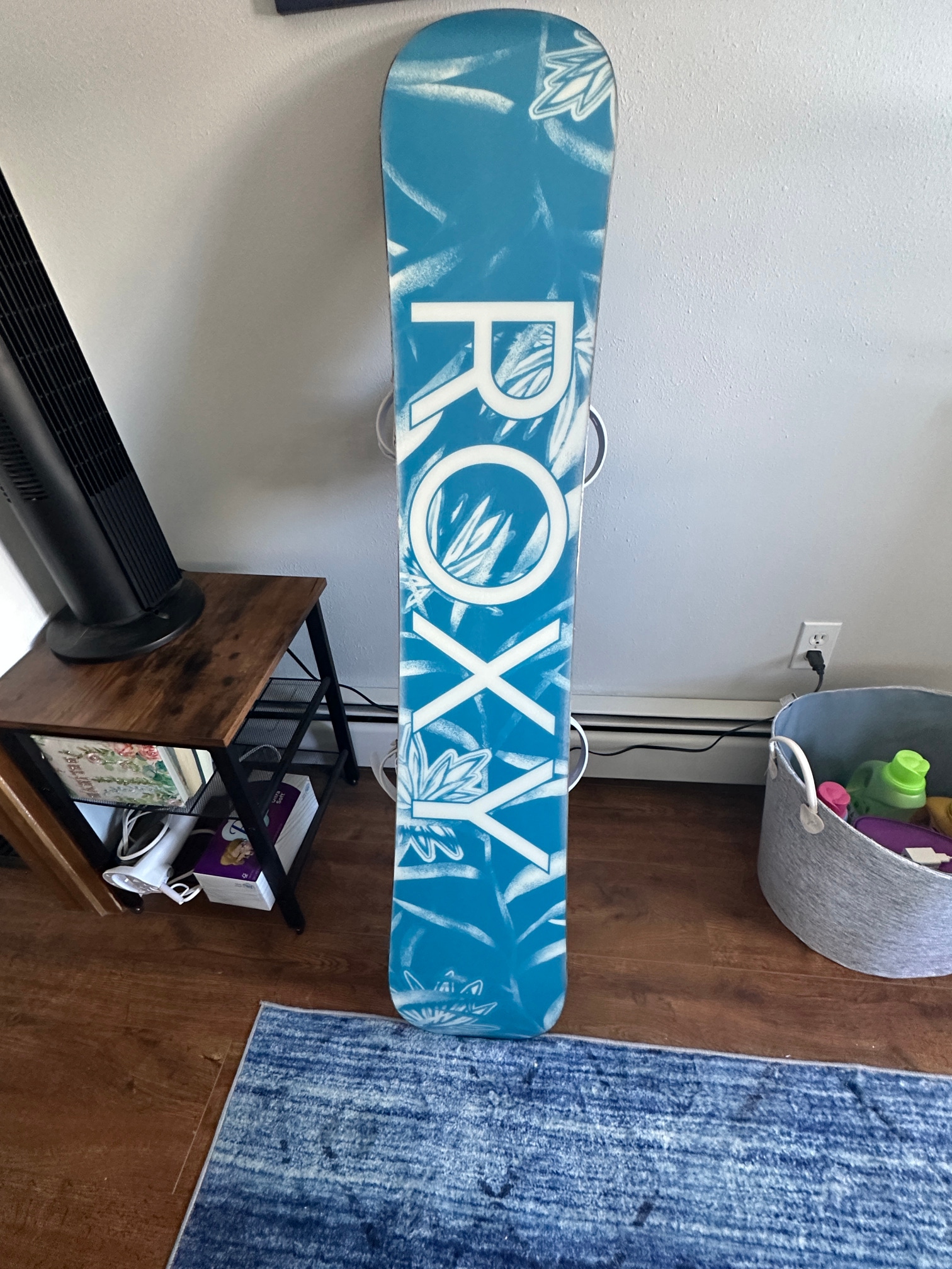 Used Women's Roxy Snowboard Freeride With Bindings Medium Flex Directional Twin