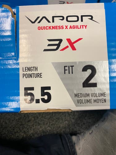 New Bauer Size 5.5 Vapor 3X Hockey Skates
