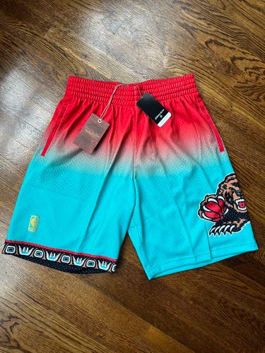 Mitchell & Ness Shorts Size Medium Vancouver Grizzlies 1996 Fade Away Swingman
