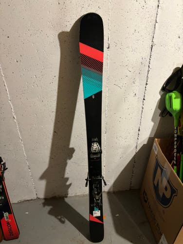Volkl Kenja Skis