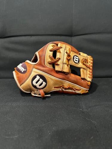 Used Right Hand Throw 11.5" A2000 Baseball Glove