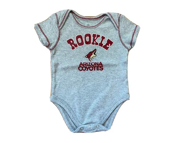 Arizona Coyotes NHL Hockey SUPER AWESOME ROOKIE Size 3-6M Boys Baby Body Suit!