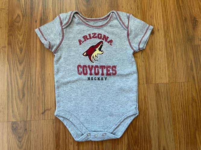 Arizona Coyotes NHL HOCKEY SUPER AWESOME Infant Size 6-9M Boys Baby Body Suit!