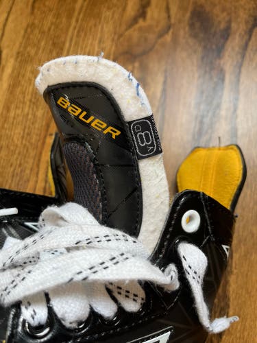 Bauer Supreme Youth Hockey Skates - 8D