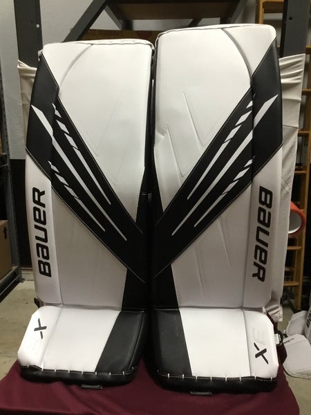 Large Bauer Vapor 3X Goalie Leg Pads