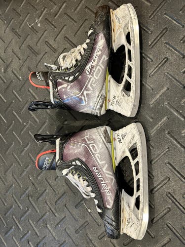 Used Bauer  Size 8 Vapor Hyperlite Hockey Skates